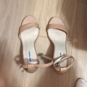 Steve Madden nude pump